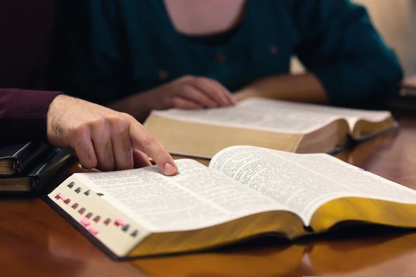 Representação de santidade e glória de Deus